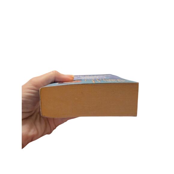 Kathleen E. Woodiwiss THE ELUSIVE FLAME Historical Romance Book 4 0380807866 - Picture 3 of 7